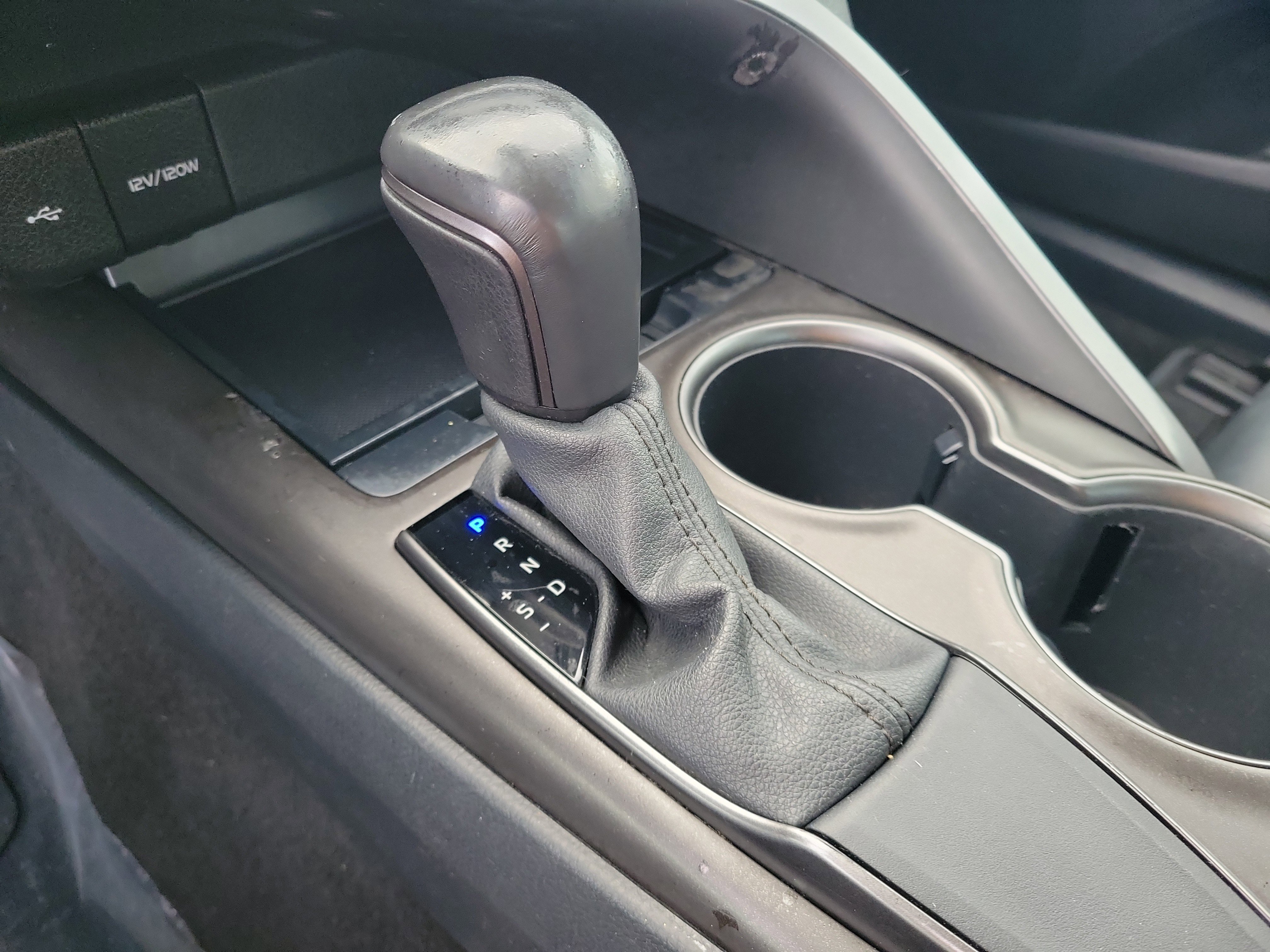 Used 2021 Toyota Camry SE w/ Convenience Package image 32