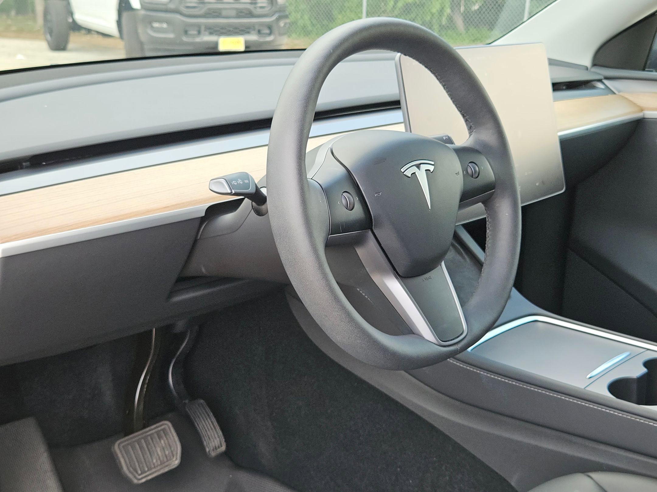 Used 2024 Tesla Model Y Long Range AWD/4WD image 10