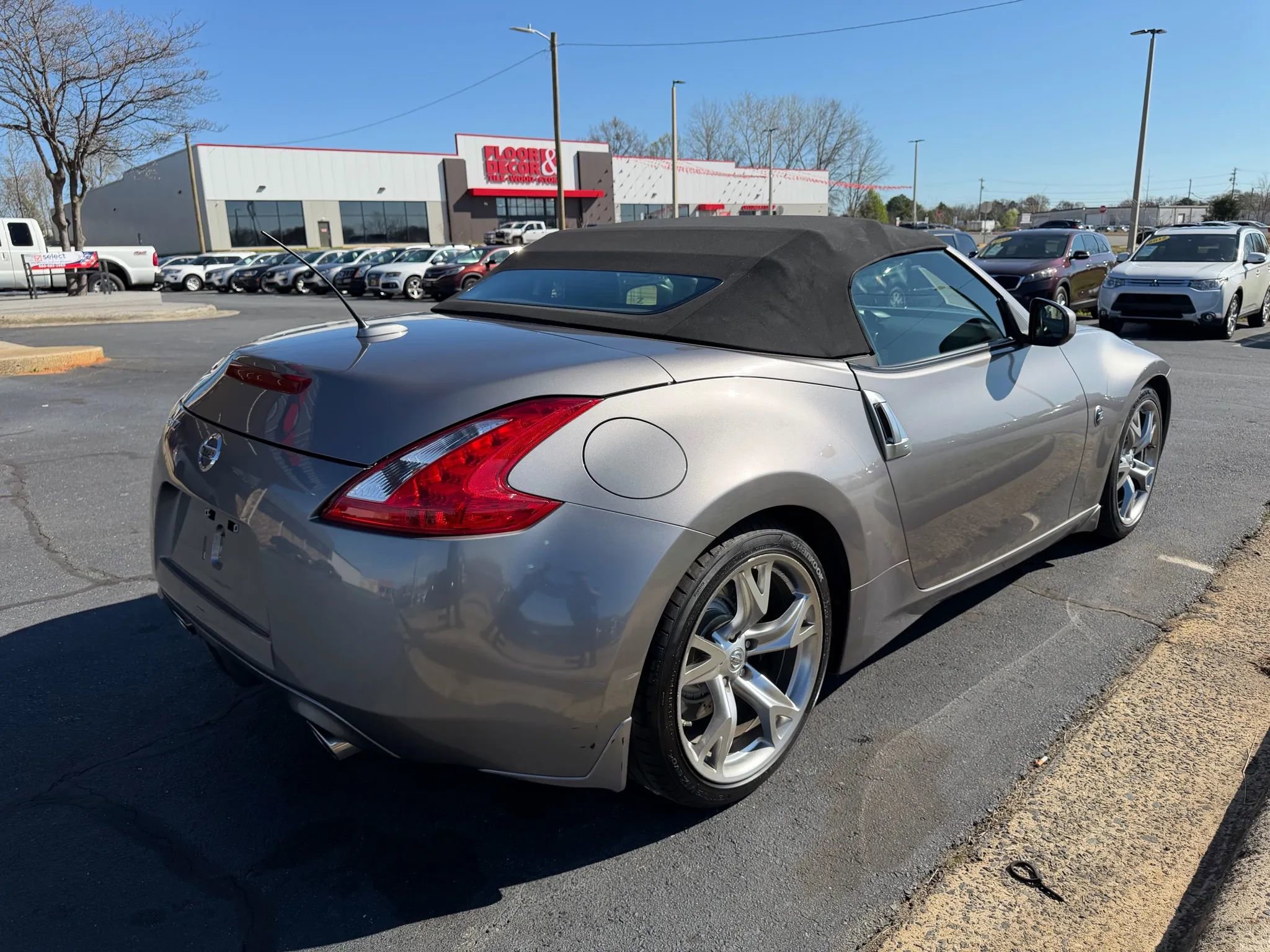 Used 2010 Nissan 370Z Touring w/ Sport Pkg image 7