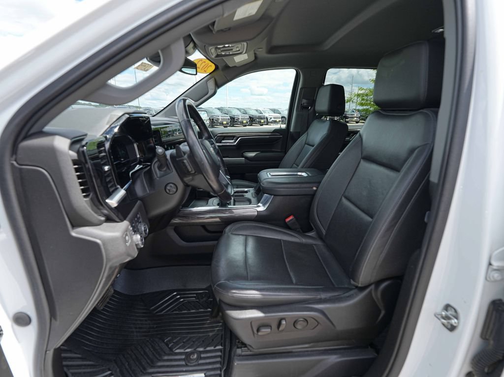 Used 2022 Chevrolet Silverado 1500 LTZ AWD/4WD image 17