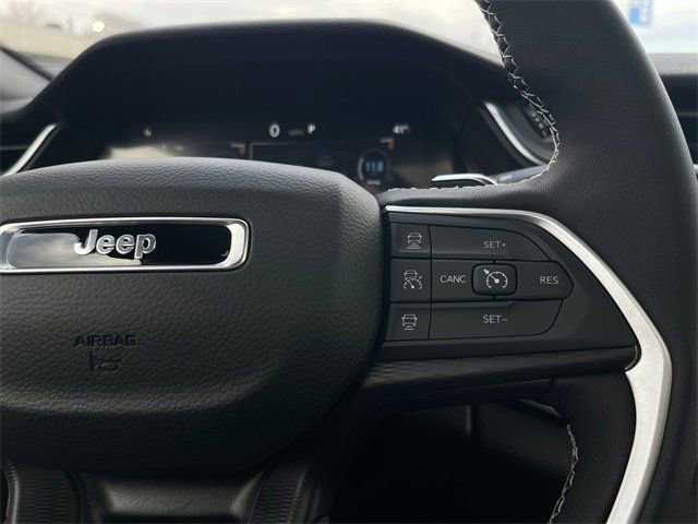 New 2025 Jeep Grand Cherokee L Altitude image 14