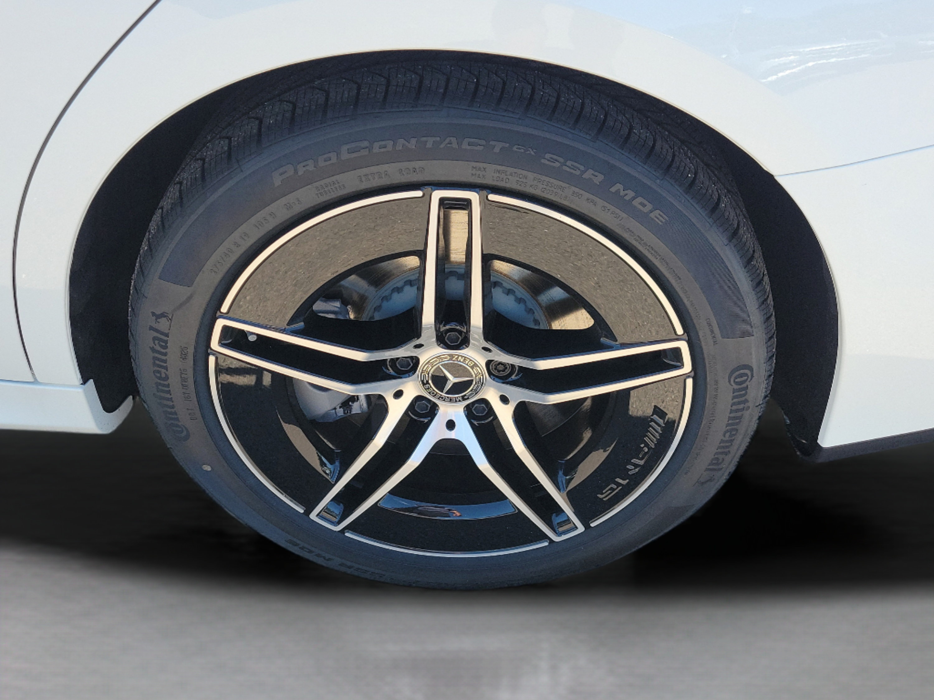 New 2026 Mercedes-Benz E 450 4MATIC Sedan image 30