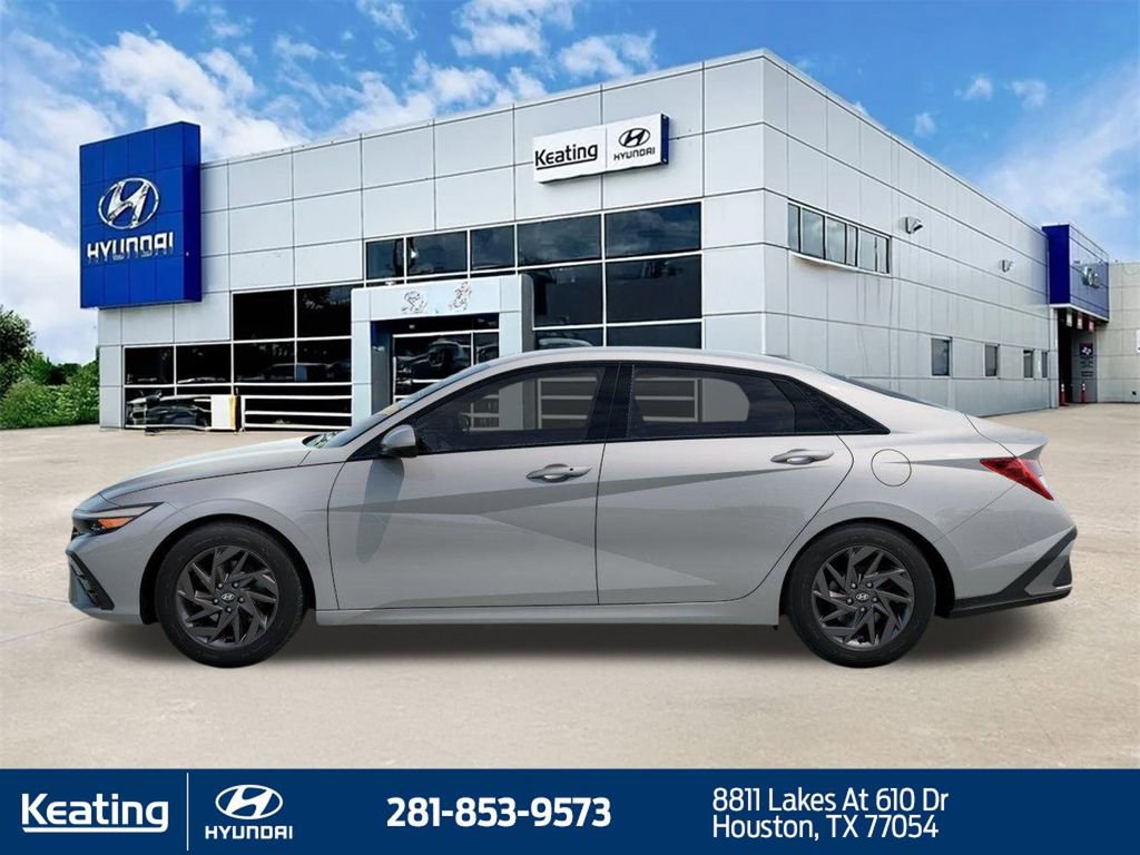 New 2026 Hyundai Elantra Blue image 3