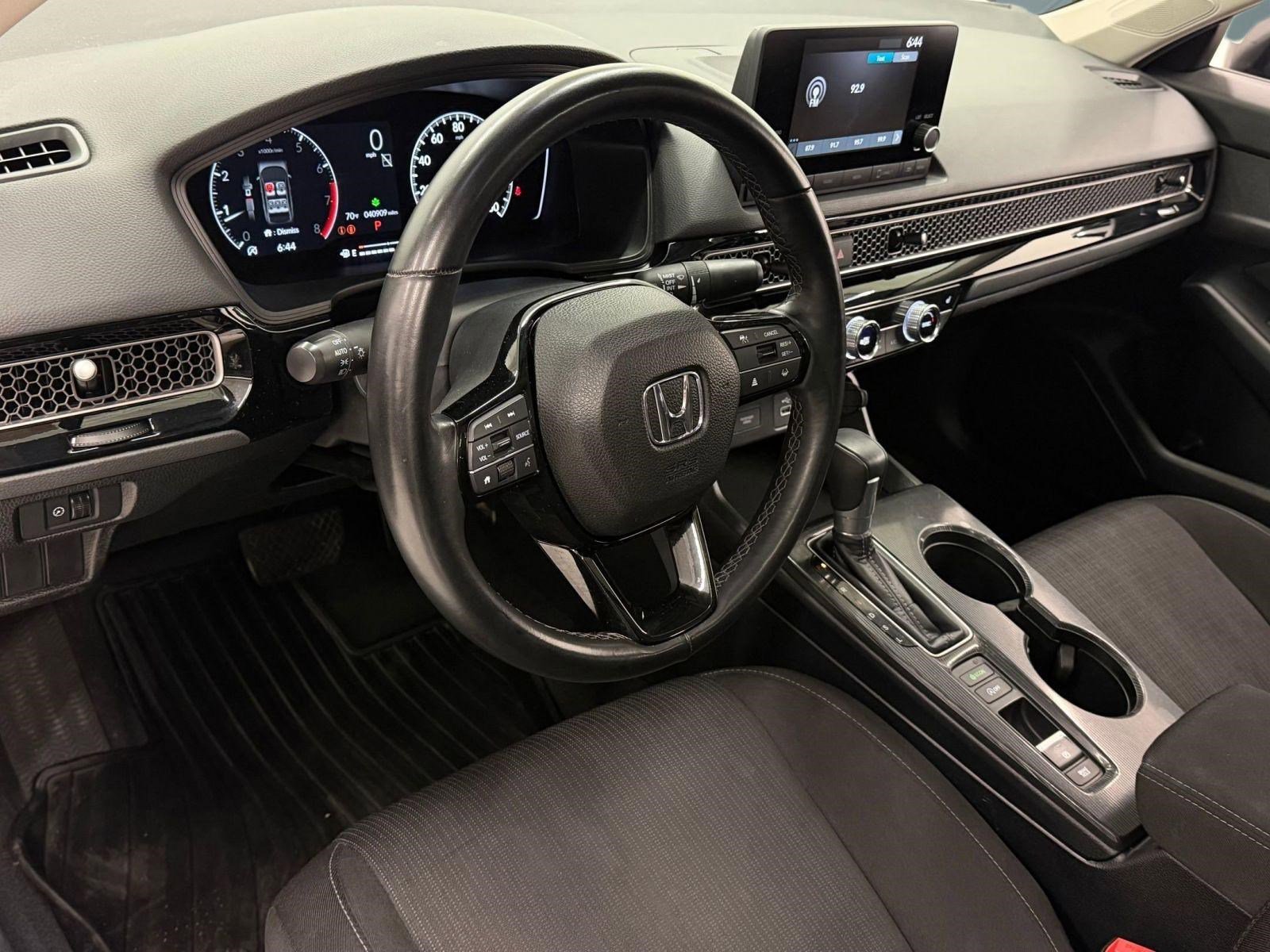 Used 2024 Honda Civic EX image 3