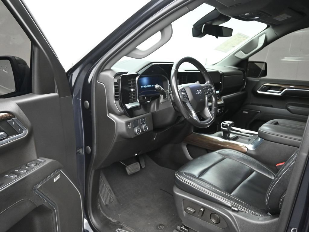 Used 2022 Chevrolet Silverado 1500 RST w/ Convenience Package II image 10