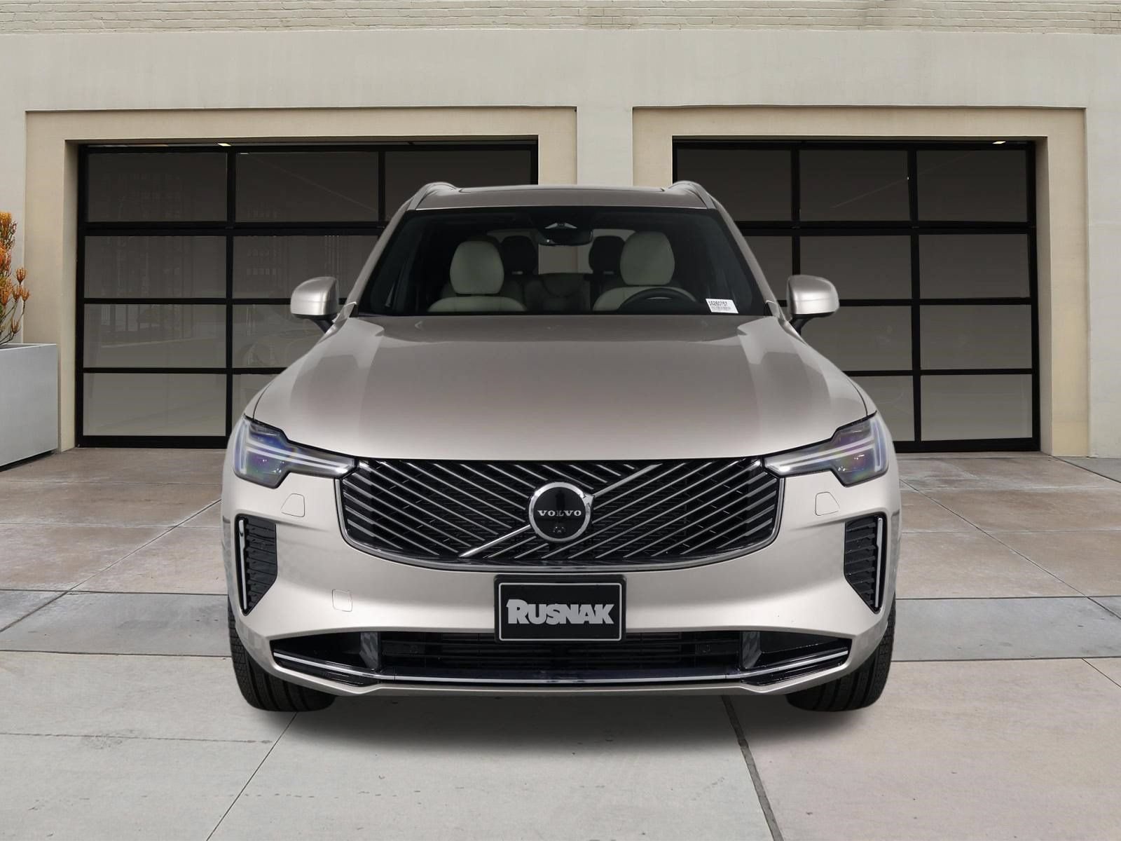 New 2026 Volvo XC90 T8 Plus w/ Protection Package Premier AWD/4WD image 2