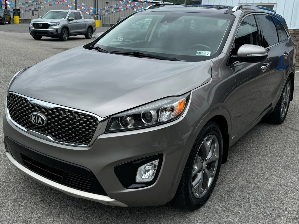 Used 2017 Kia Sorento SX AWD/4WD image 3