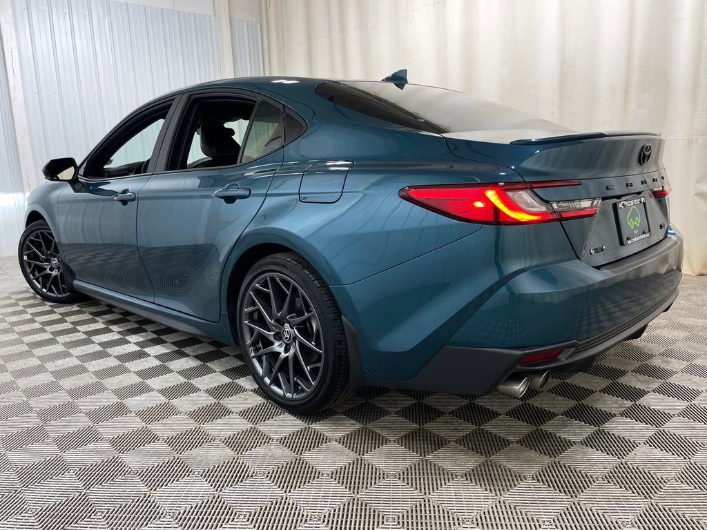 Used 2025 Toyota Camry SE image 41