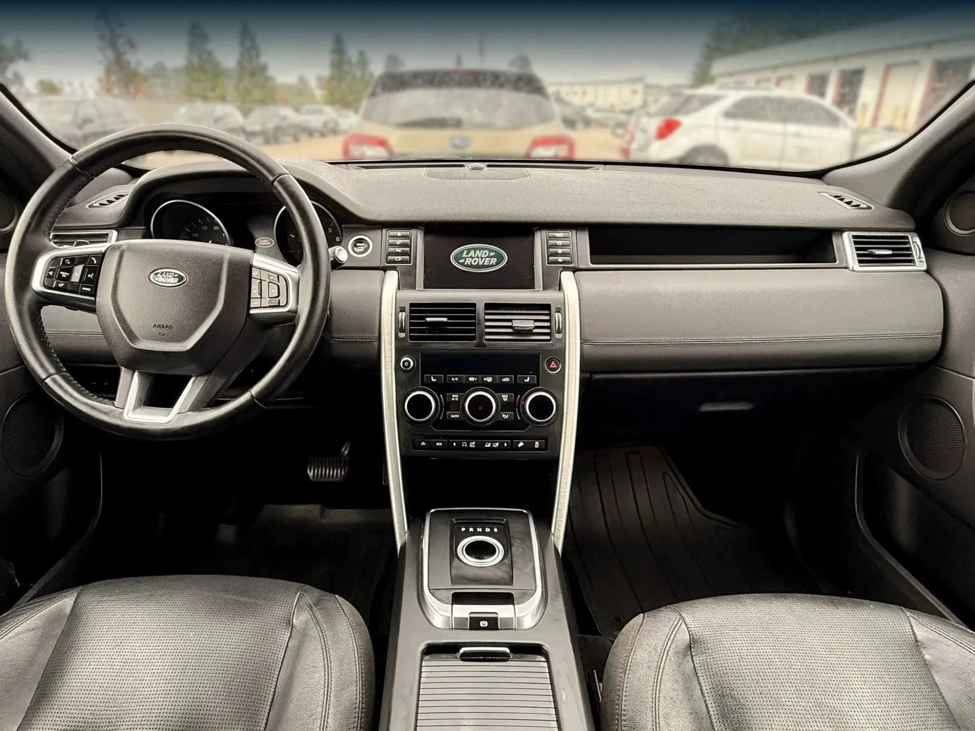 Used 2016 Land Rover Discovery Sport HSE AWD/4WD image 3