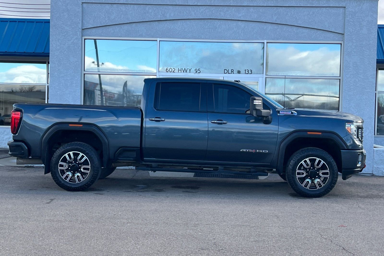 Used 2020 GMC Sierra 2500 AT4 w/ AT4 Premium Package image 2