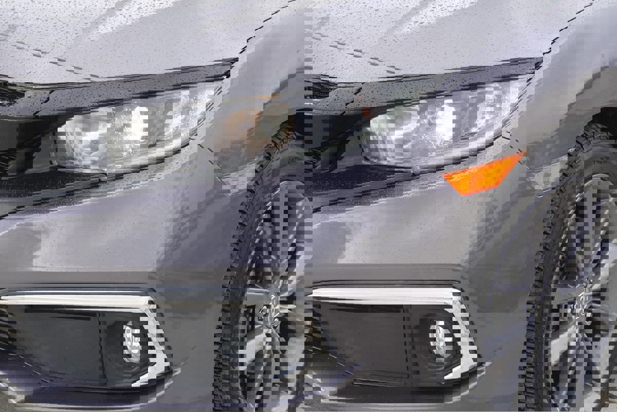 Used 2019 Honda Civic EX-L image 2