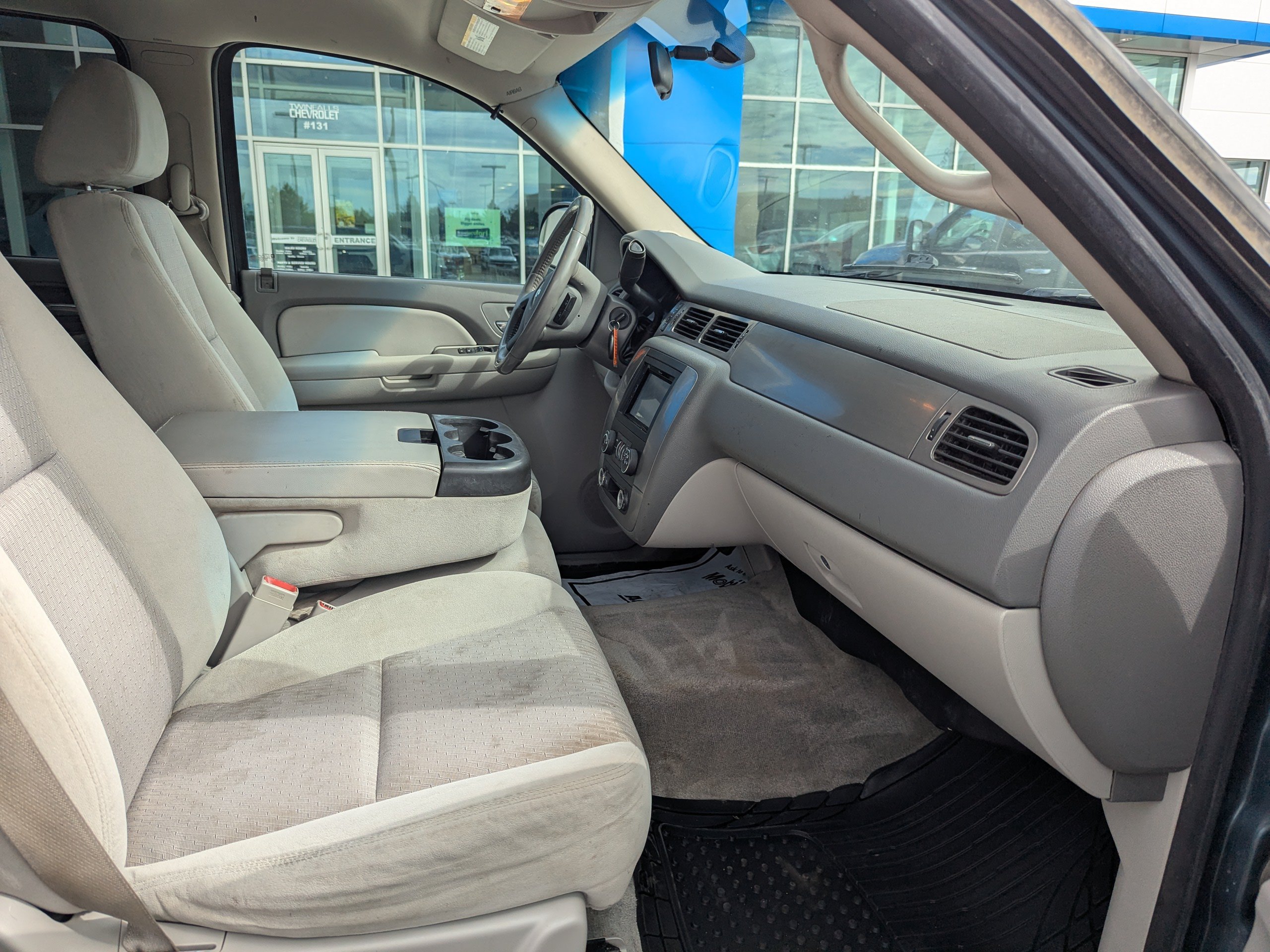 Used 2009 Chevrolet Suburban 2500 LS w/ Skid Plate Package AWD/4WD image 37