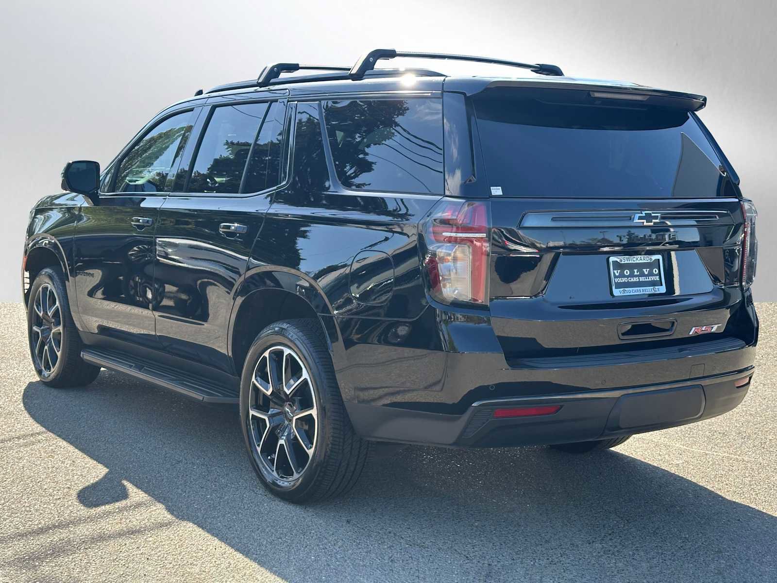 Used 2021 Chevrolet Tahoe RST w/ Luxury Package AWD/4WD image 5