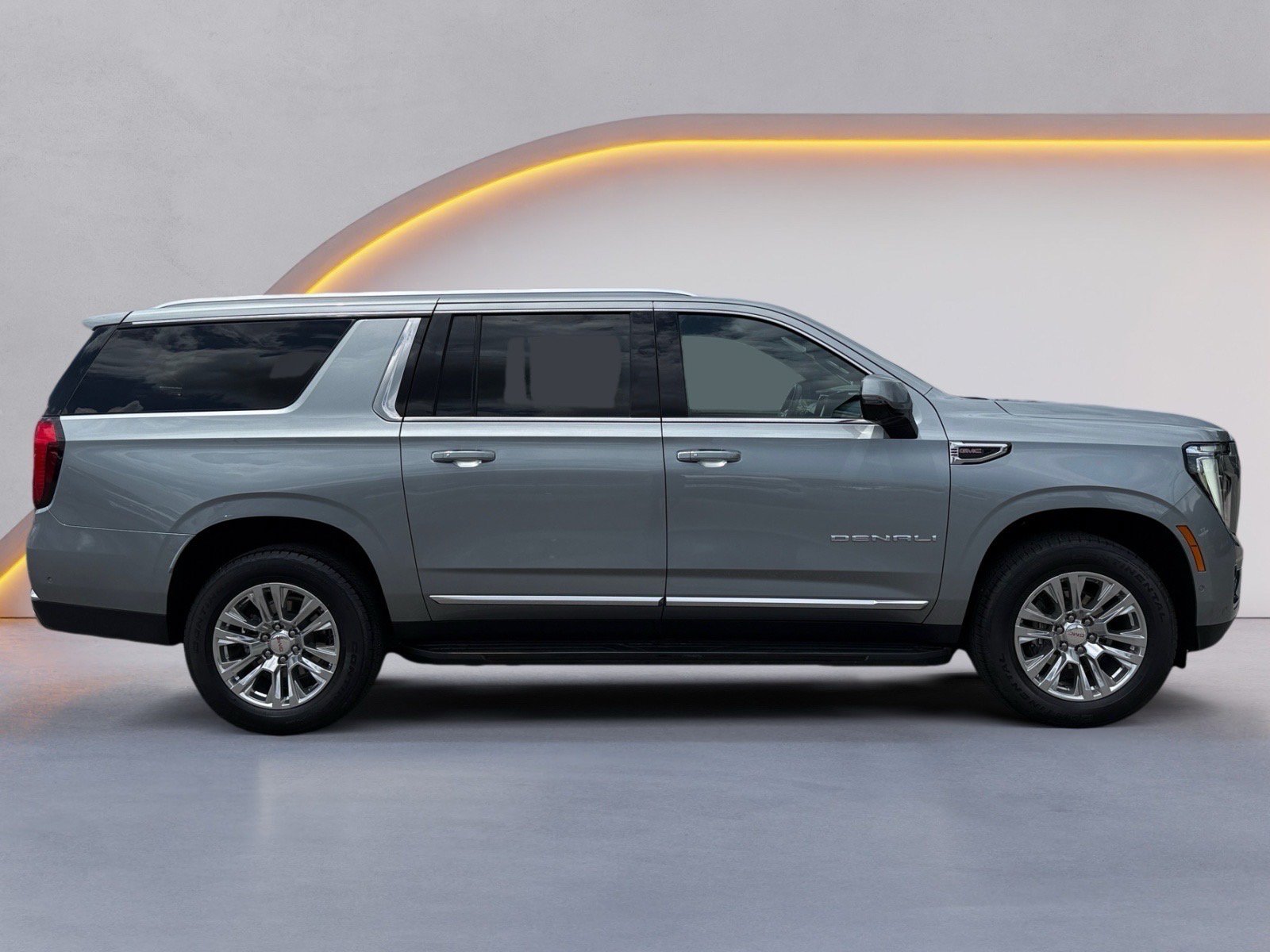 Used 2025 GMC Yukon XL Denali AWD/4WD image 2
