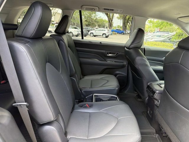 Certified 2025 Toyota Grand Highlander FWD image 20