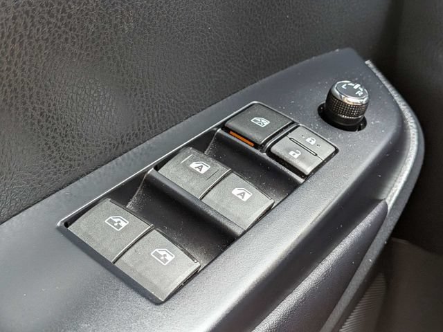 Used 2019 Toyota Highlander XLE FWD image 30