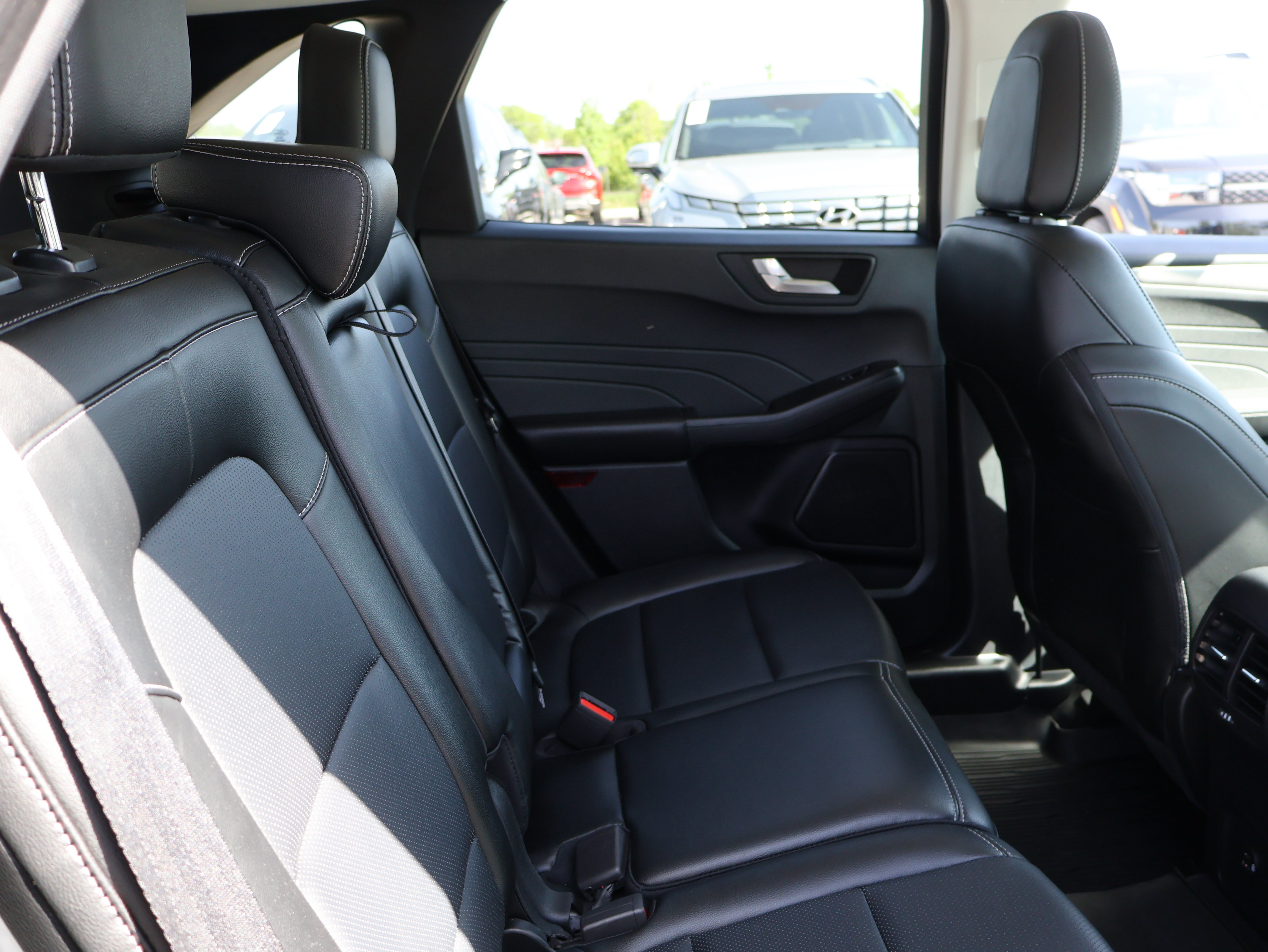 Used 2022 Ford Escape SEL AWD/4WD image 12