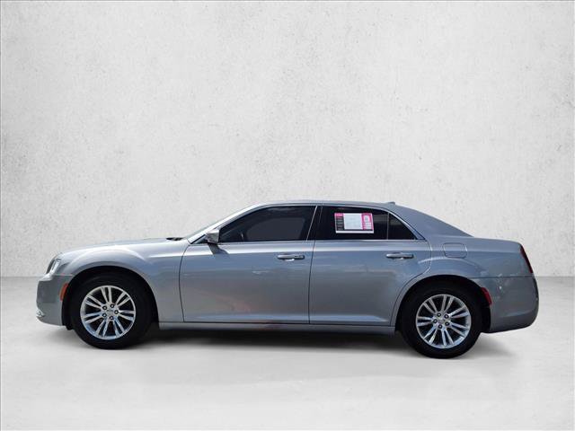 Used 2017 Chrysler 300 Limited RWD image 9