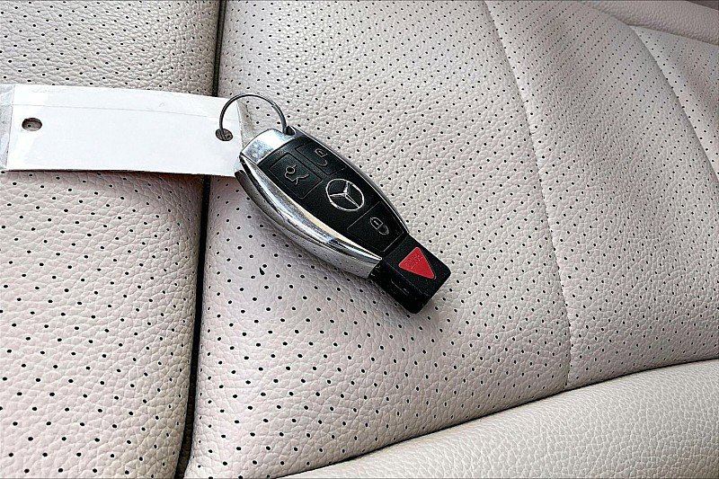 Used 2018 Mercedes-Benz C 300 Sedan w/ Premium Package image 10