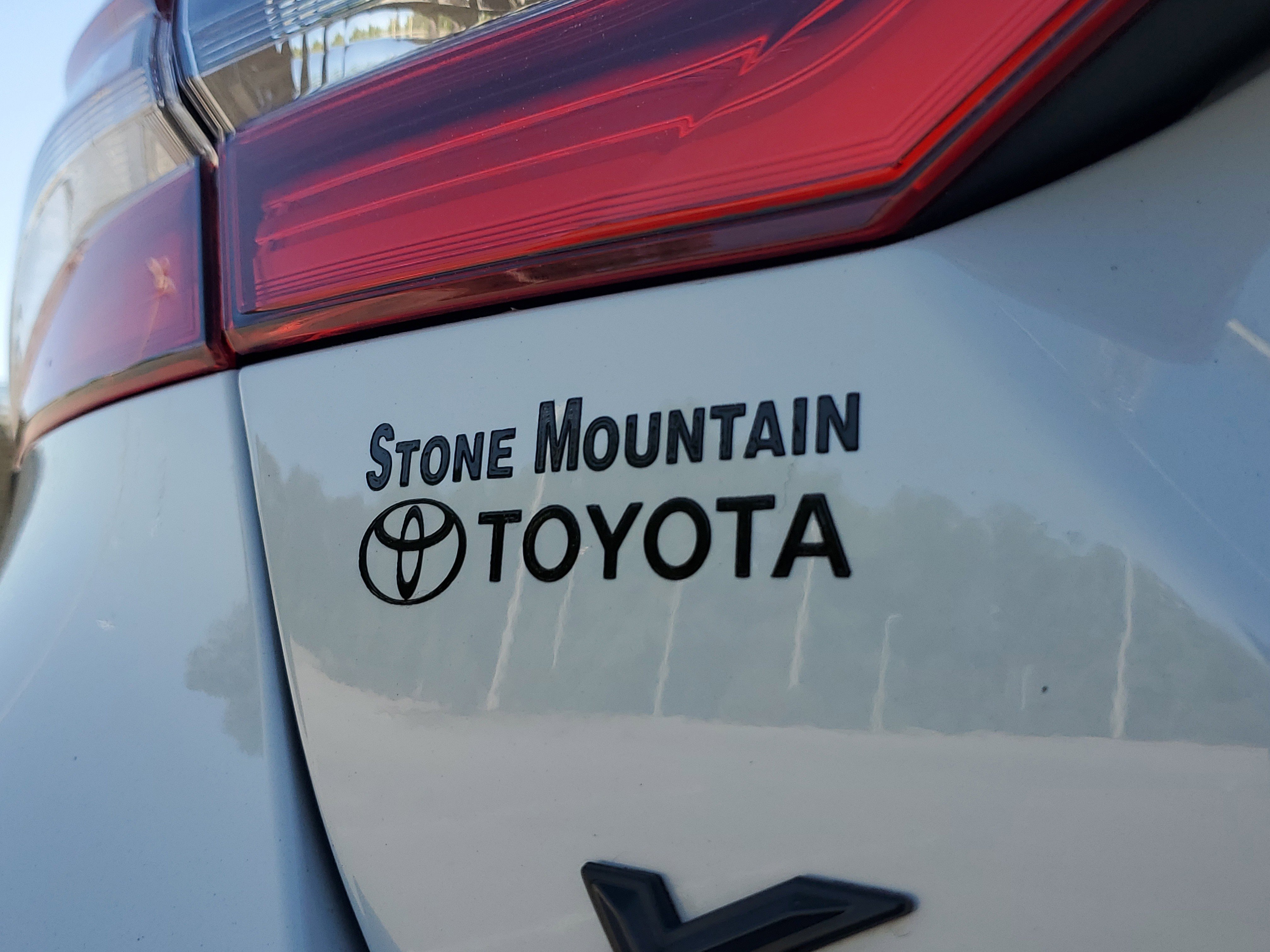 Used 2024 Toyota Camry SE image 9