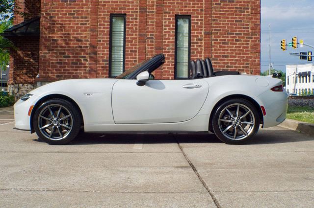 Used 2018 MAZDA MX-5 Miata Grand Touring RWD image 8