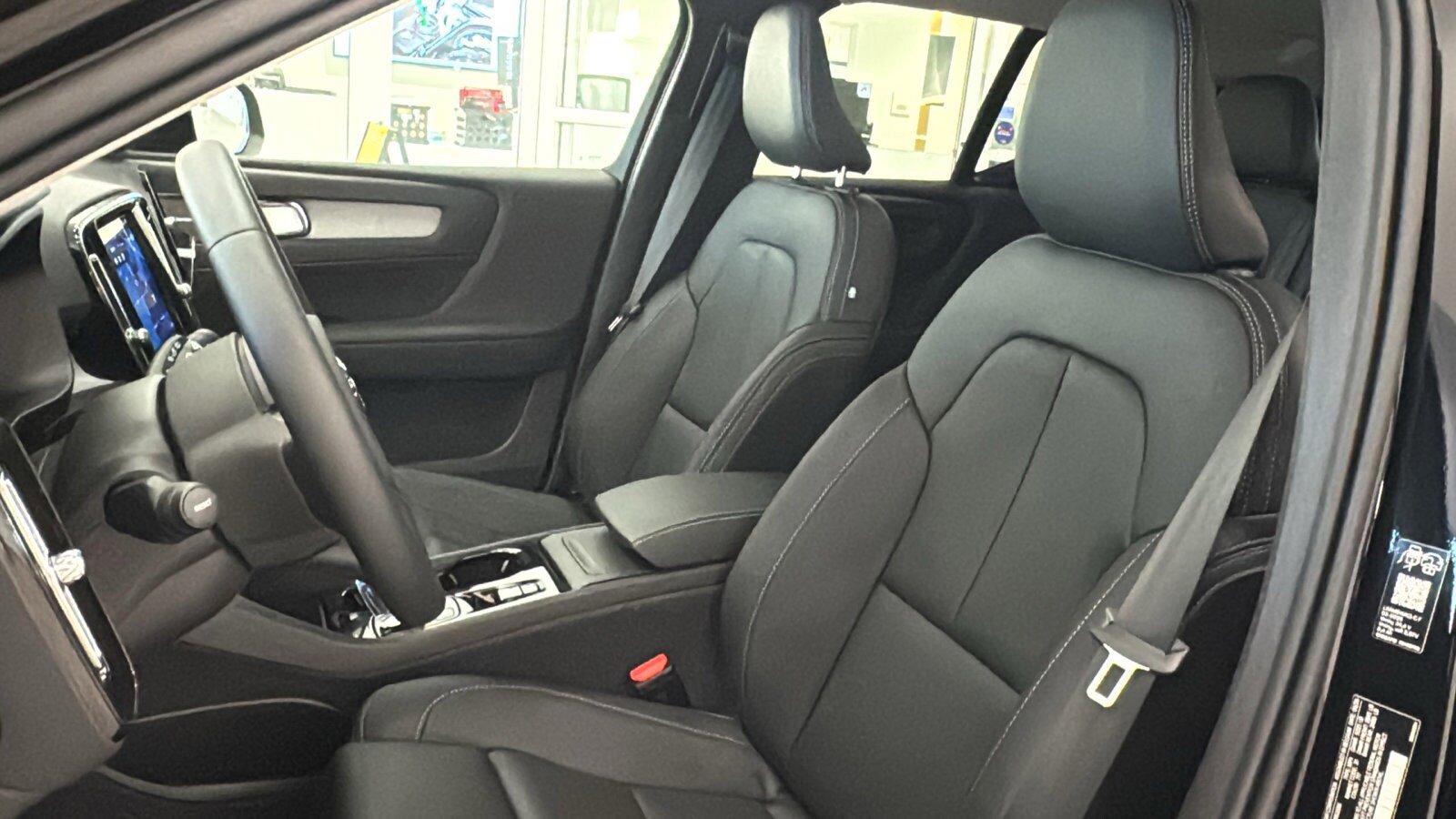 New 2026 Volvo XC40 B5 Ultra w/ Protection Package Premier image 23