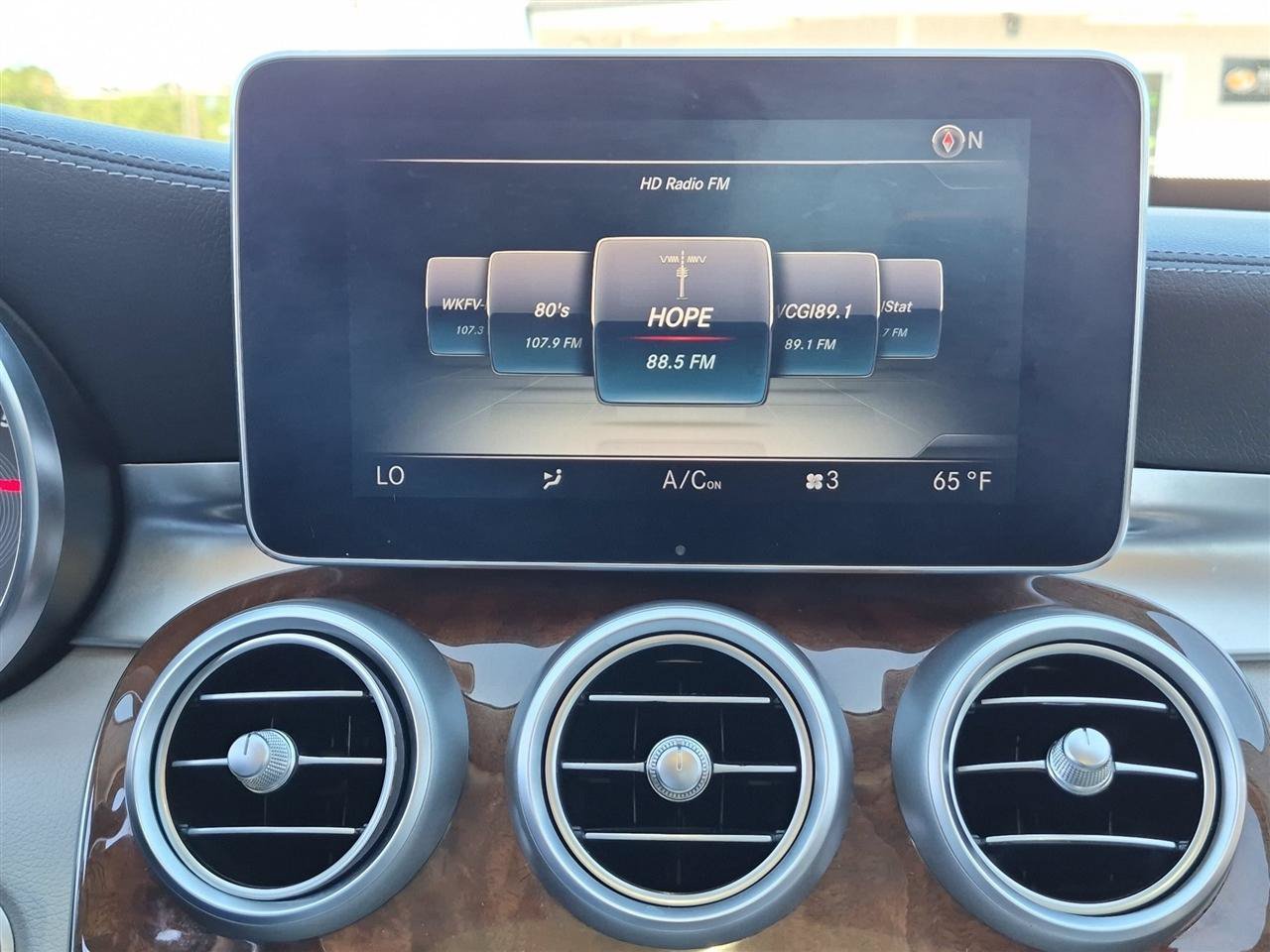 Used 2016 Mercedes-Benz C 300 4MATIC Sedan image 23