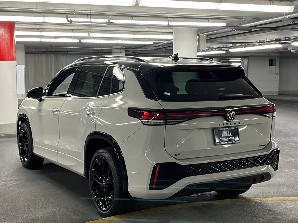 New 2025 Volkswagen Tiguan SE R-Line image 5