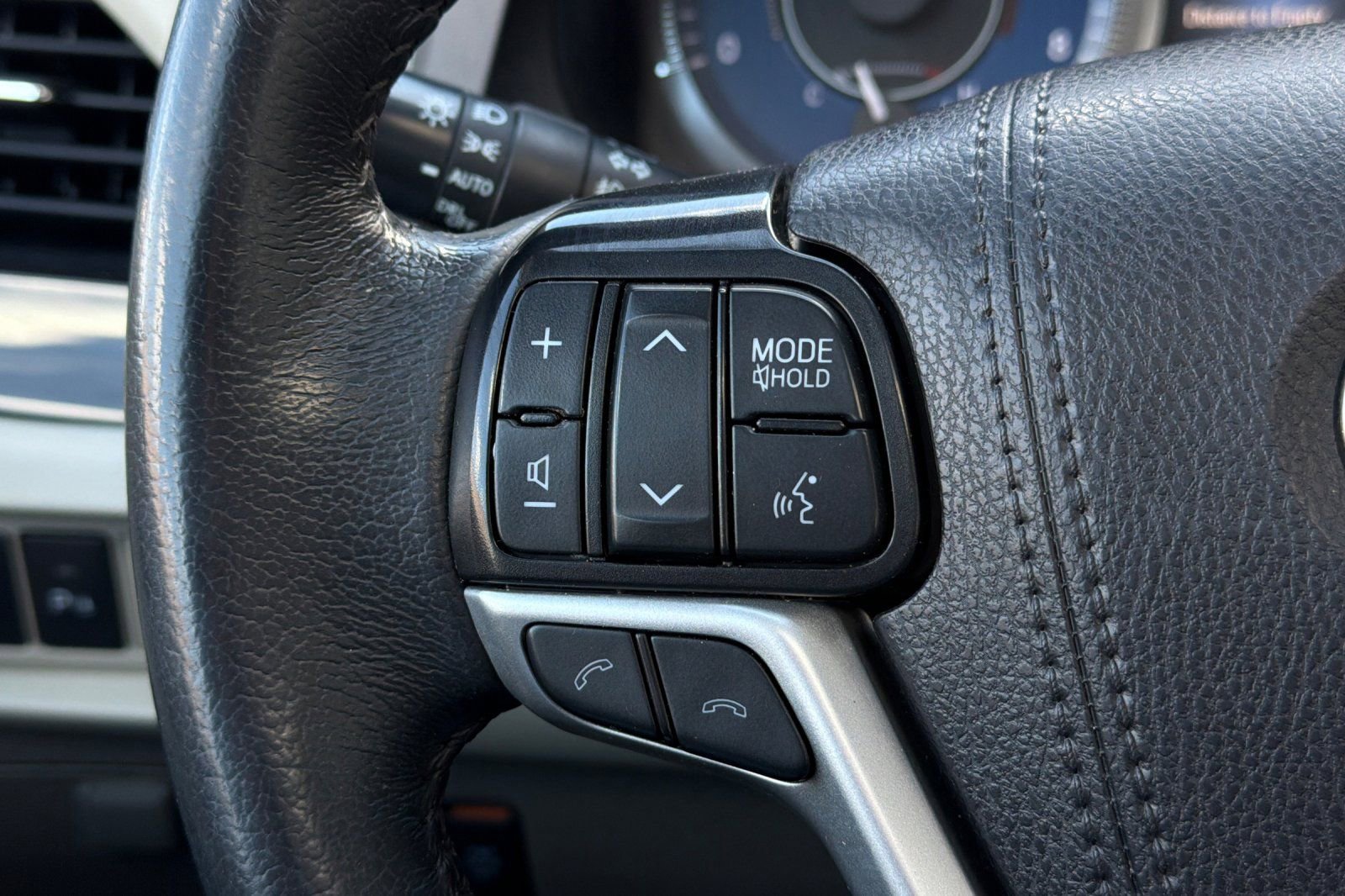 Used 2019 Toyota Sienna XLE w/ XLE Navigation Package AWD/4WD image 35