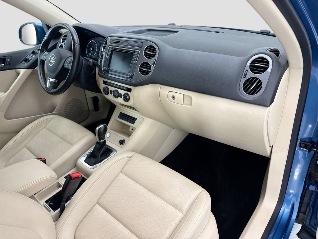 Used 2017 Volkswagen Tiguan S FWD image 15