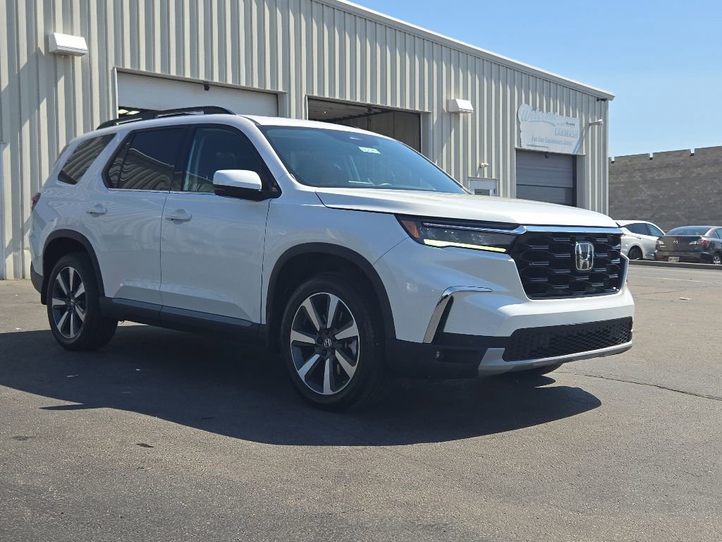 Used 2023 Honda Pilot Touring video 1