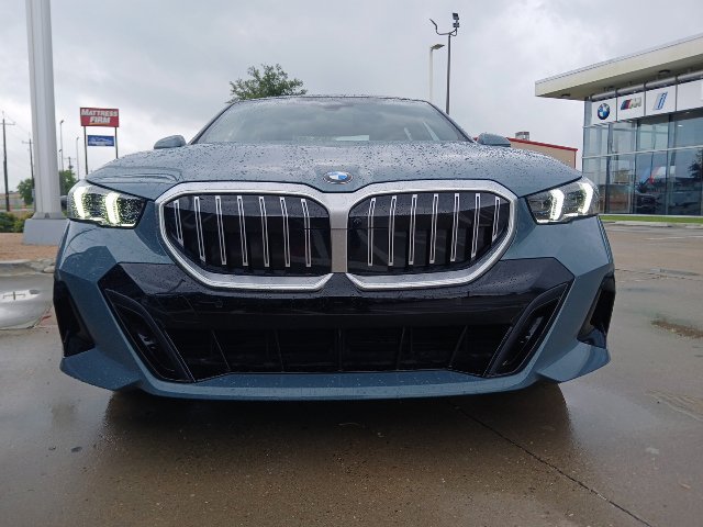 New 2026 BMW 530i w/ M Sport Package RWD image 2