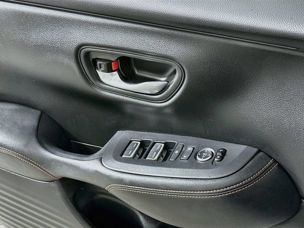 Certified 2025 Honda HR-V Sport image 21