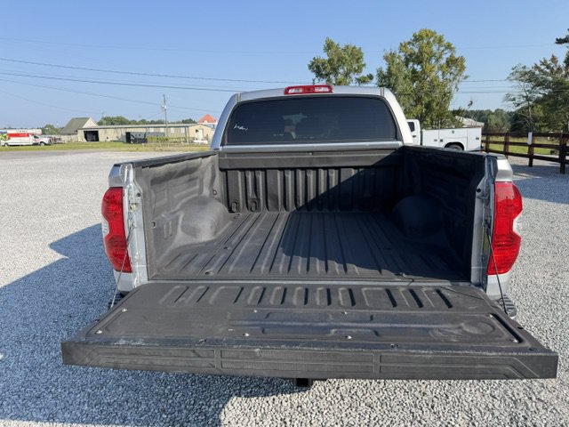 Used 2017 Toyota Tundra SR5 w/ SR5 Upgrade Package RWD image 14