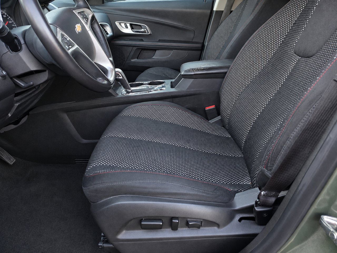 Used 2015 Chevrolet Equinox LT w/ Driver Convenience Package FWD image 14