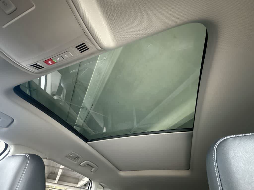 Certified 2023 Volkswagen Taos SE w/ Panoramic Sunroof Package FWD image 17