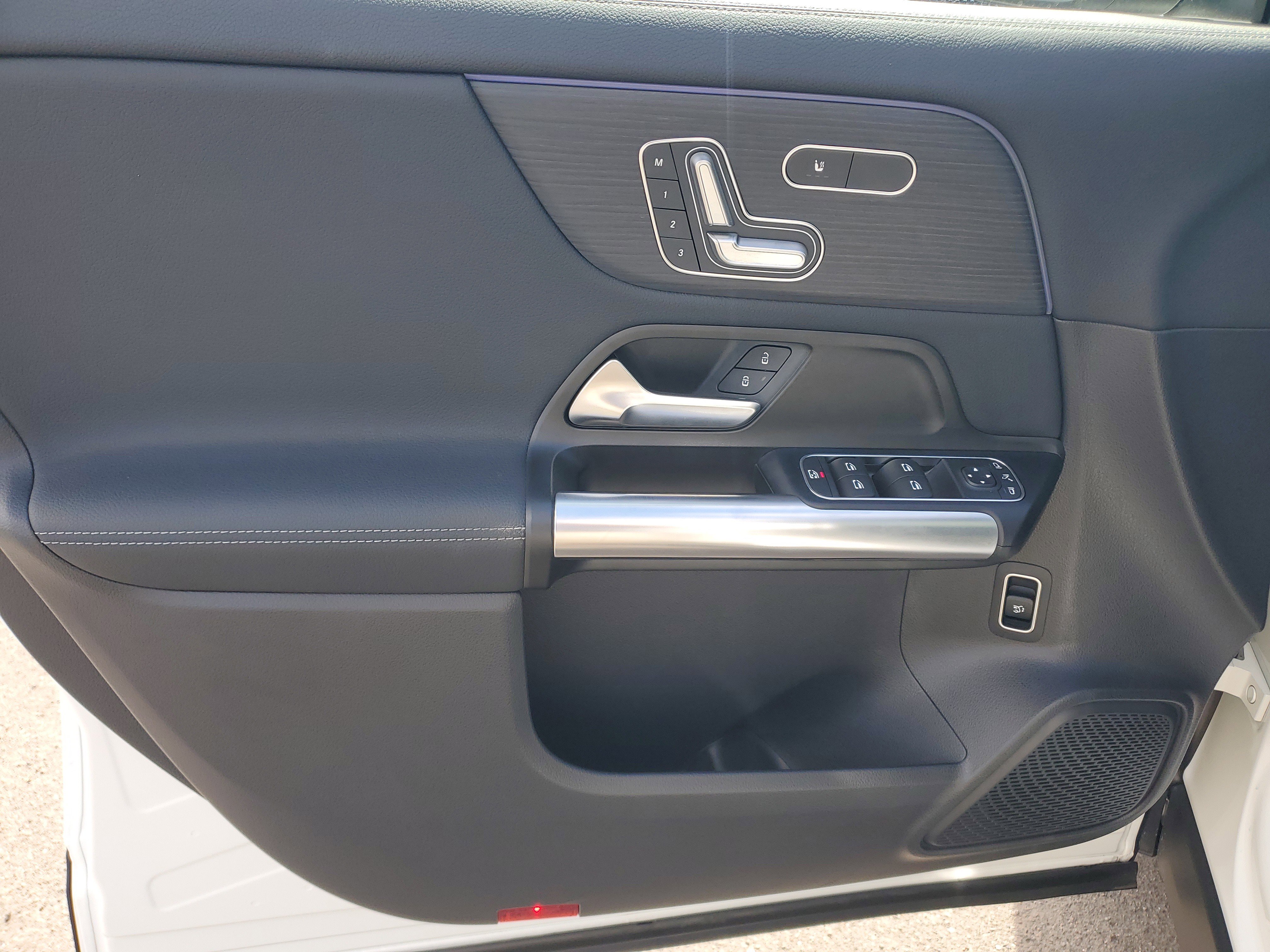 Certified 2025 Mercedes-Benz GLA 250 image 17