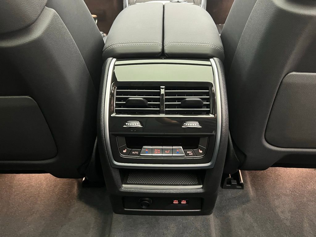 New 2026 BMW X5 M60i image 9