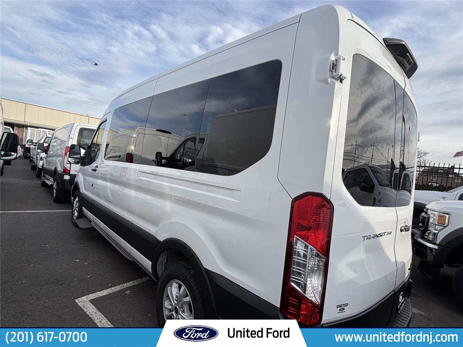Used 2024 Ford Transit 350 XLT RWD image 5
