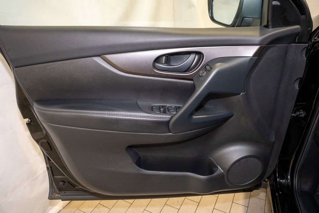 Used 2020 Nissan Rogue Sport S w/ Appearance Package image 10