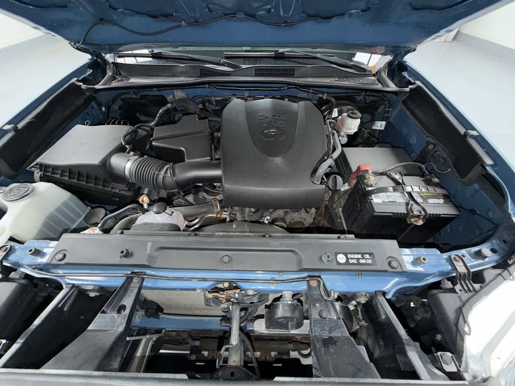 Used 2019 Toyota Tacoma SR5 AWD/4WD image 15