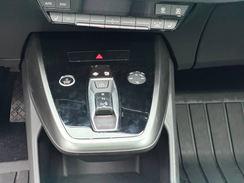 Used 2023 Audi Q4 e-tron Premium Plus w/ Premium Plus AWD/4WD image 22