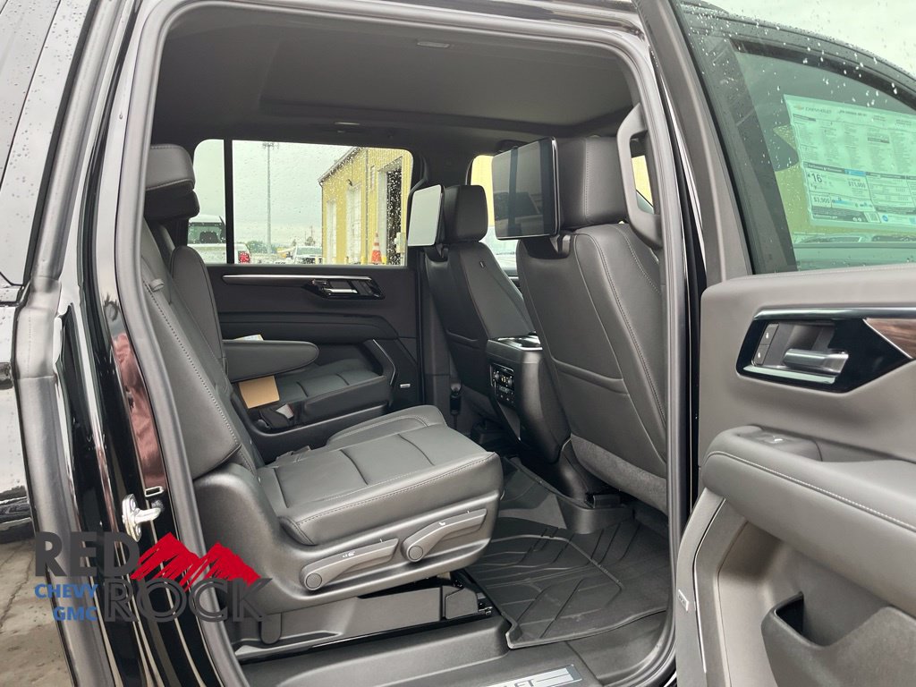 New 2026 Chevrolet Suburban Z71 w/ Z71 Off-Road Package AWD/4WD image 13