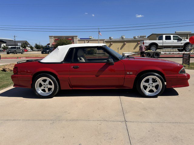 Used 1988 Ford Mustang GT RWD image 4