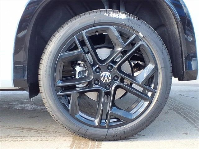 New 2026 Volkswagen Tiguan SE R-Line image 6