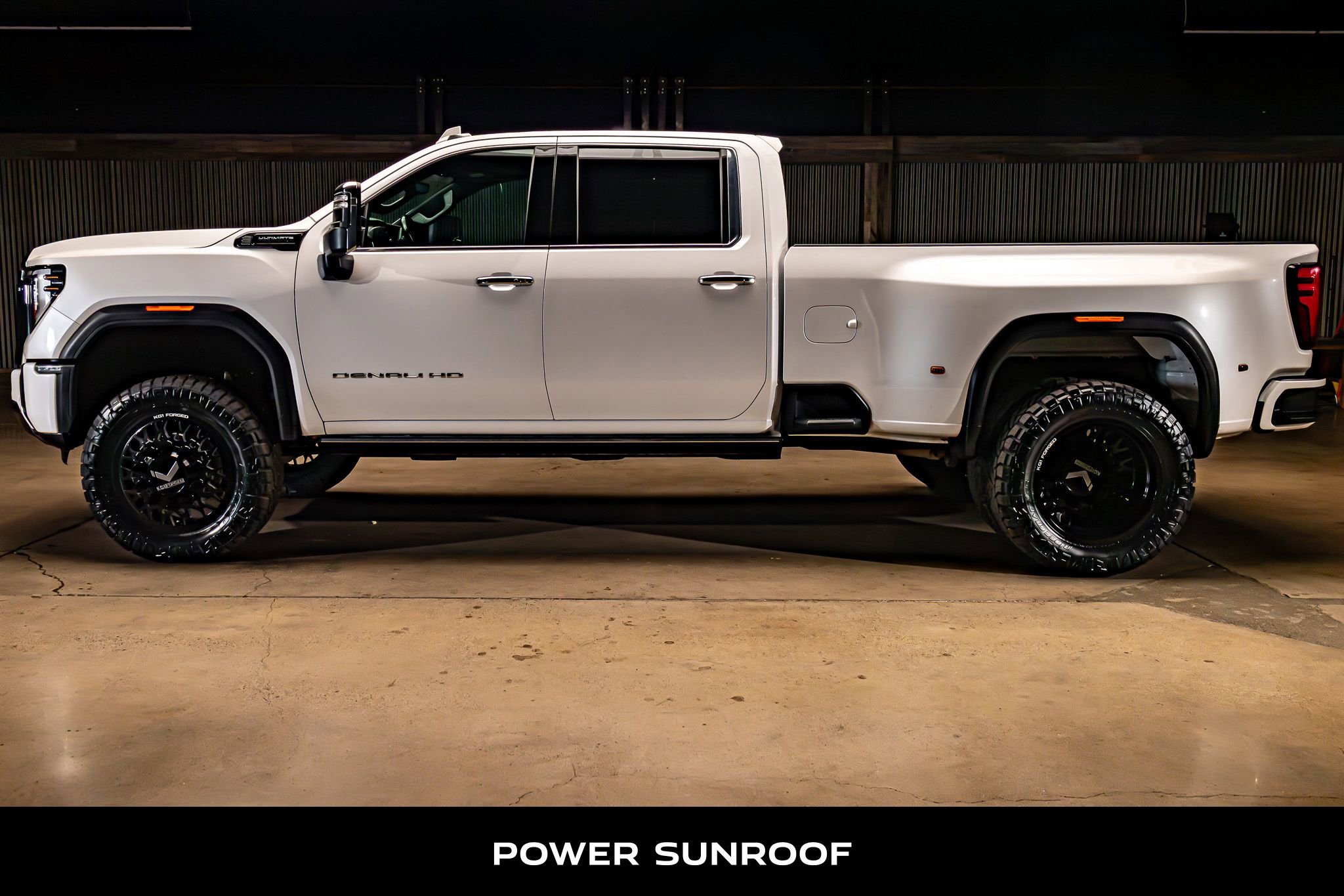 Used 2024 GMC Sierra 3500 Denali Ultimate AWD/4WD image 6