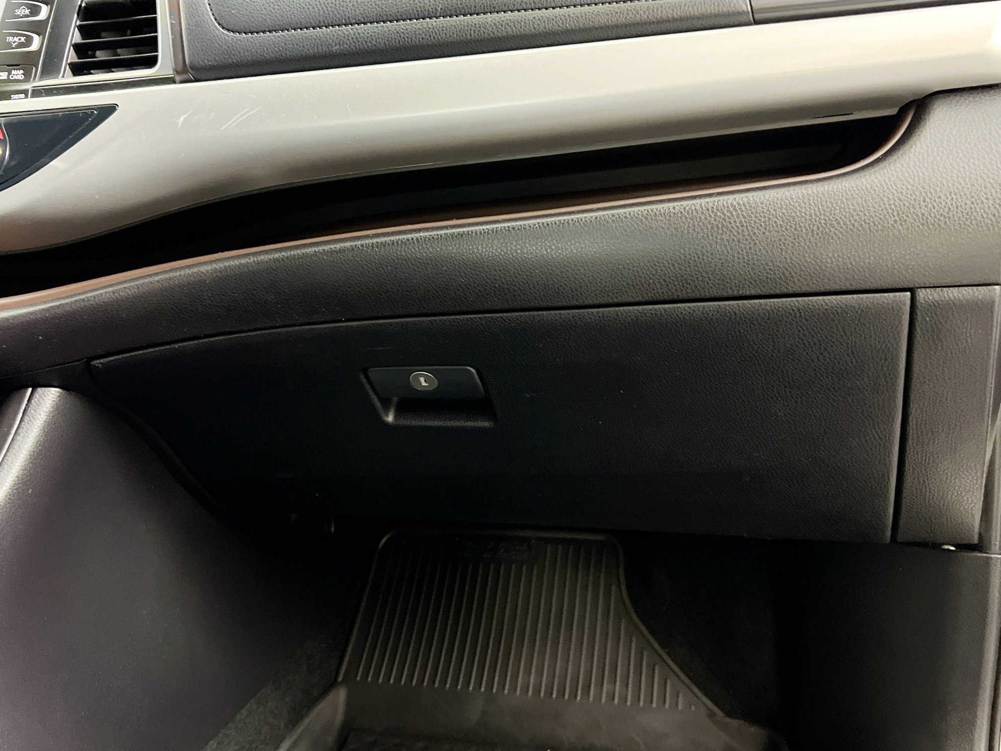 Used 2019 Toyota Highlander XLE FWD image 34