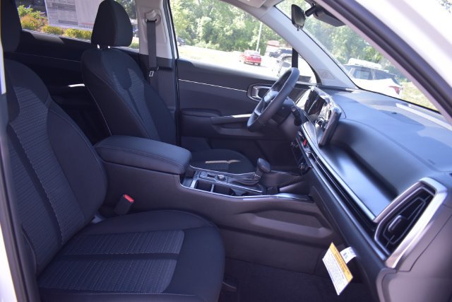 New 2026 Kia Sorento LX FWD image 13