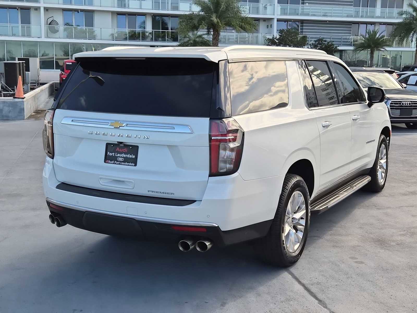 Used 2021 Chevrolet Suburban Premier image 6