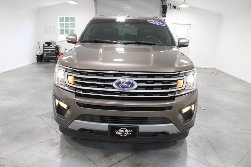 Used 2019 Ford Expedition XLT w/ Equipment Group 201A AWD/4WD image 3